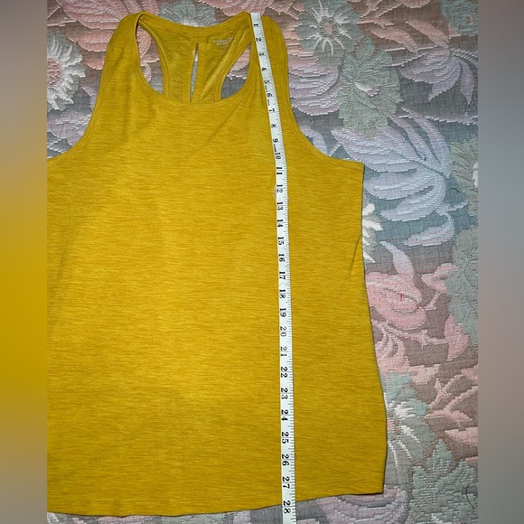 Old Navy Breathe-On Tie-Back Performance Tank - Picture 10 of 11